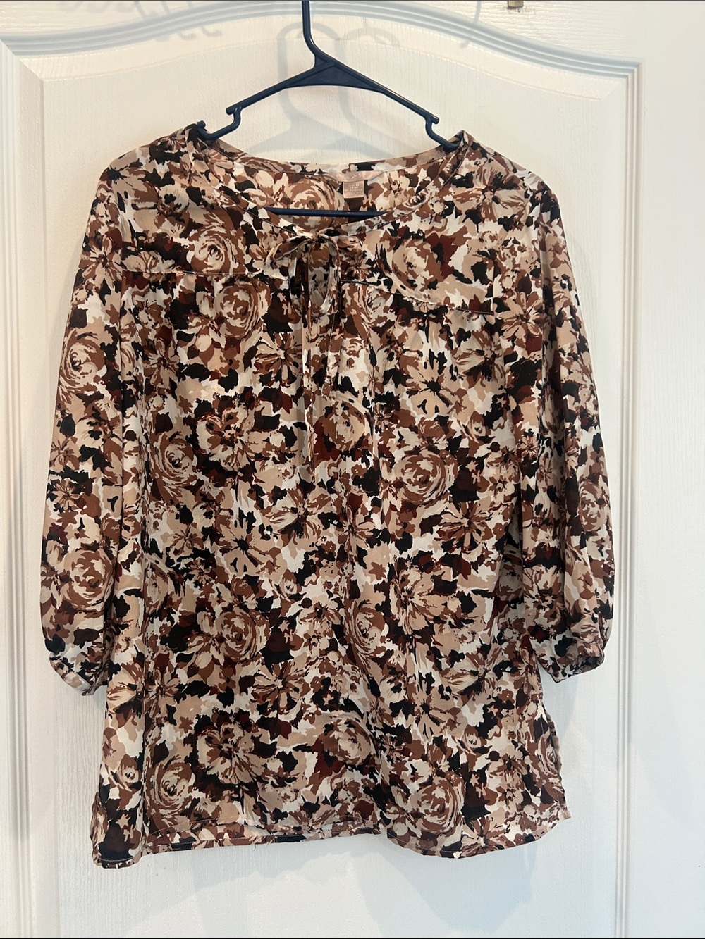 Vintage White Stag Brown and Cream Floral Tie-Neck Blouse size small 4-6